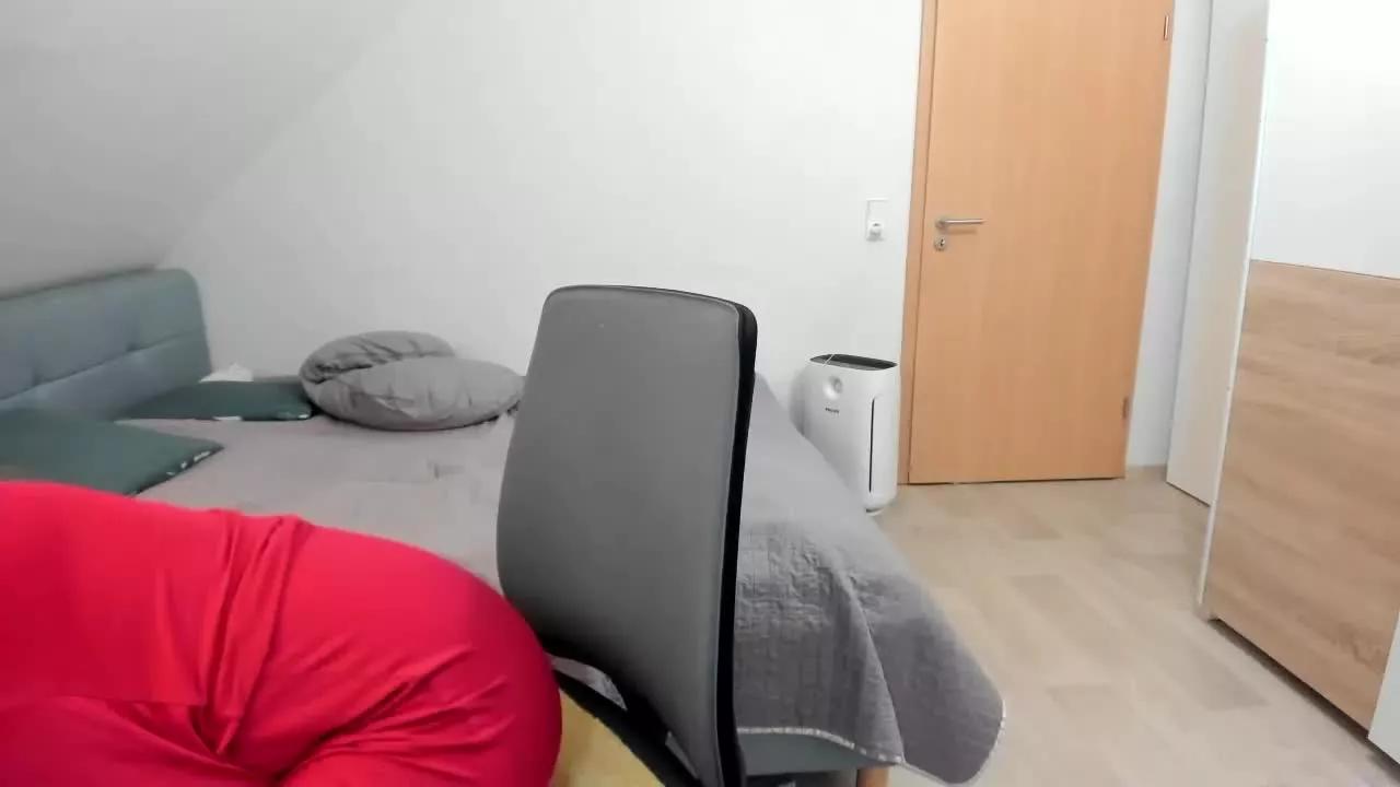 Bunnyblondy on Streamray 