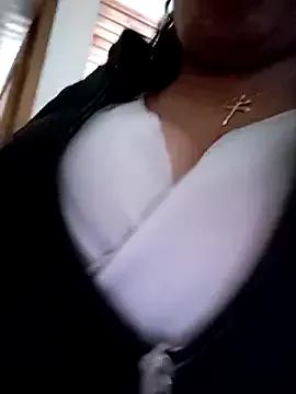 __valentina18 on StripChat 