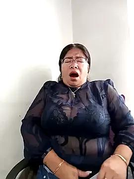 __valentina18 on StripChat 