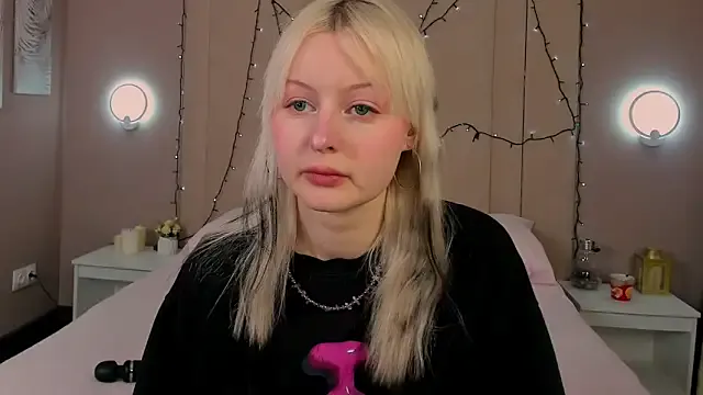 AdeleSilvy on StripChat