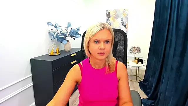 AgathaKlouin on StripChat 