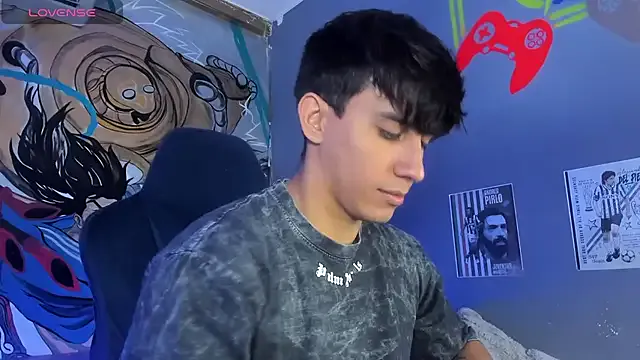 Allex_Cano on StripChat