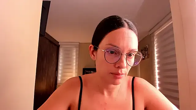 anabel_025 on StripChat 