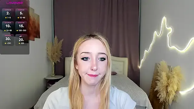 anora_baby from StripChat