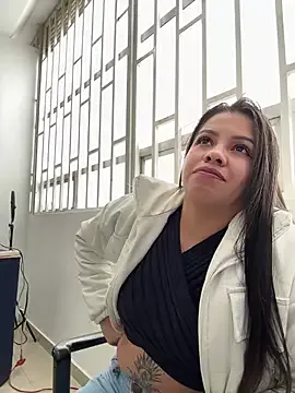 Ariana-07 from StripChat