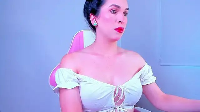 Ariana_f on StripChat