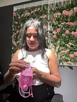 Freechat Ariana_Rodriguez on StripChat