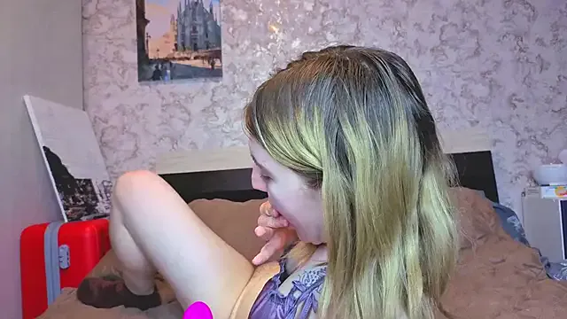 Baiambel_Mi — Dildo in pussy