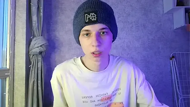 bunny_ben from StripChat