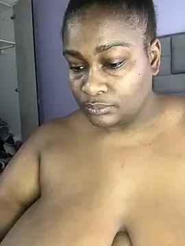 bustytitsxxx from StripChat