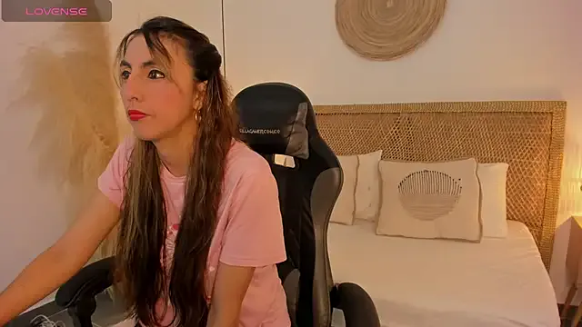 candy_summer28 — Out top + naked oily boobs 