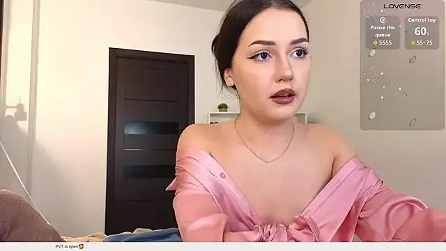 Cassandra2007 from StripChat