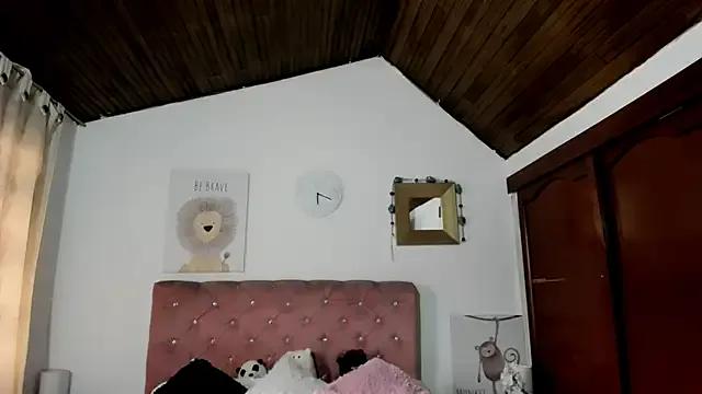CelessteRedds on StripChat 