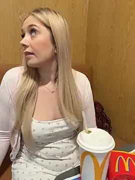 CherryAuroraa — Group on StripChat