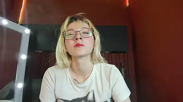 Cloe_five on StripChat