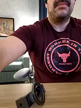 CloudyMuscleBeefy from StripChat