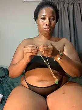 CurvyDesire1