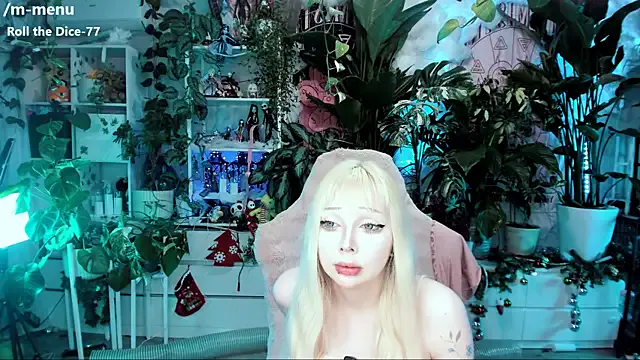 cutelittlepuff on StripChat