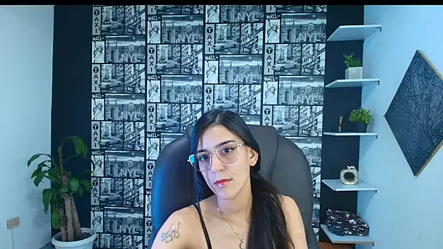 DanielaMonroe on StripChat