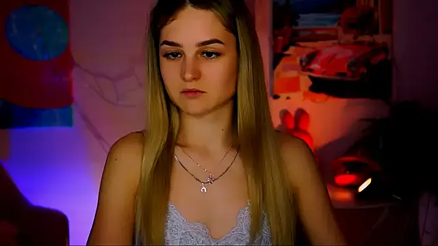 DeboraLarson on StripChat