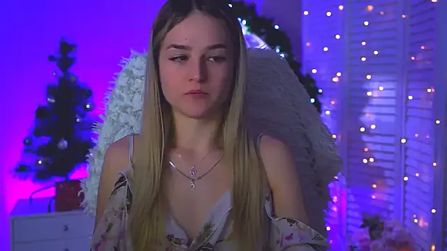 DeboraLarson on StripChat