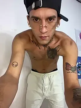 dilan_abraham12 on StripChat