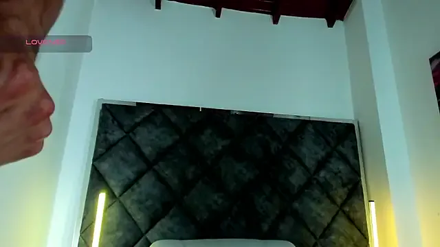 Dimitri_Bass on StripChat