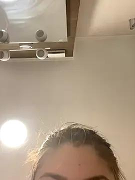 dollydoll_ on StripChat