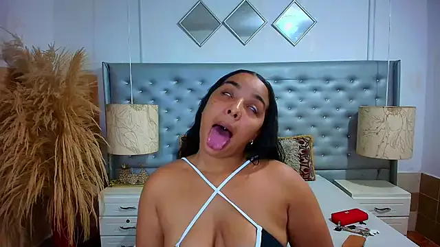 EileenBenzon on StripChat