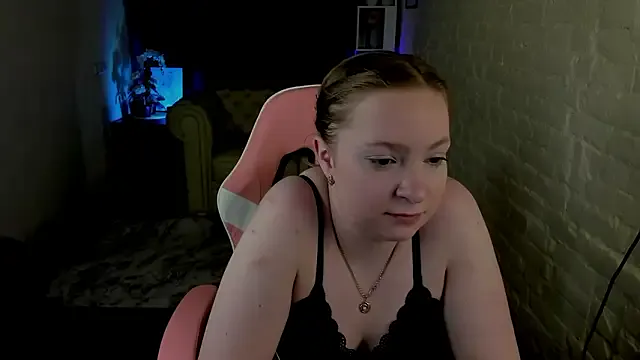 Elizabeth_Walson — play with tits