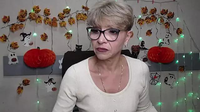 EllaBonito from StripChat