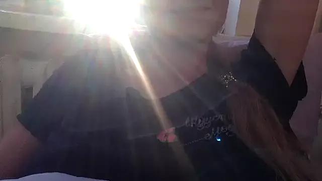 Elvee1 on StripChat 