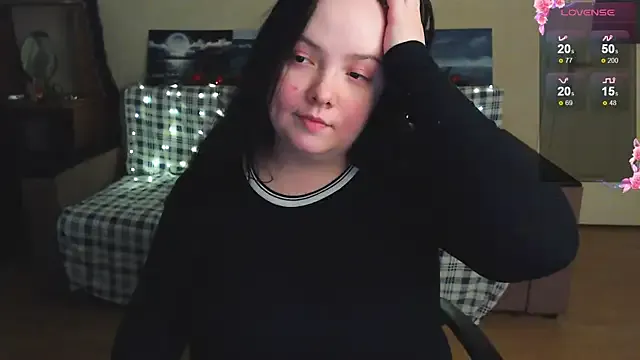 EmillyBones on StripChat