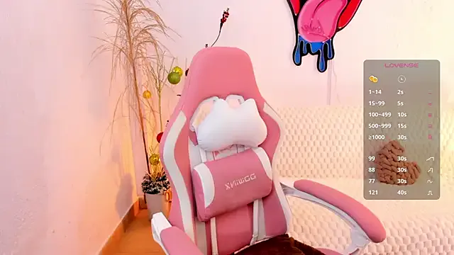 EmmaMyers1 on StripChat