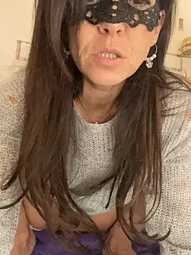 EmySkinny85 from StripChat