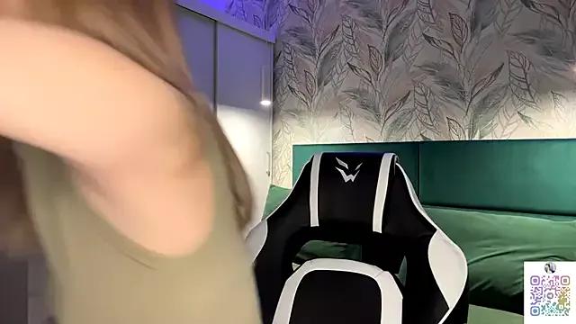 EvaPeace from StripChat