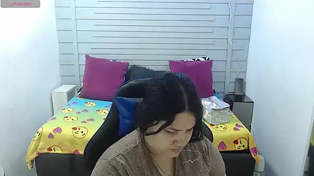 evelin_zaens on StripChat 