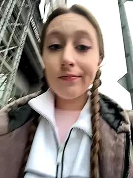 FroggyAnna from StripChat