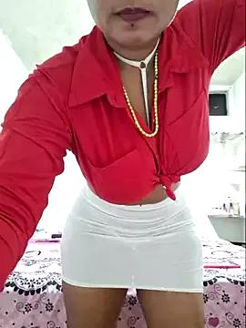 gatadeojosclaros from StripChat