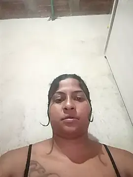 Giselabrunette25 on StripChat