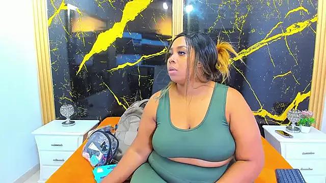 HannyMansonh on StripChat 