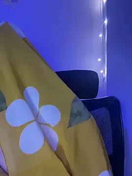 HeartQueen05 from StripChat