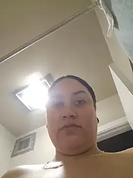 honeeyyy_pot on StripChat