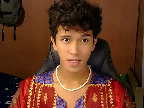 hugekenbigcock — lets have fun and cum with together