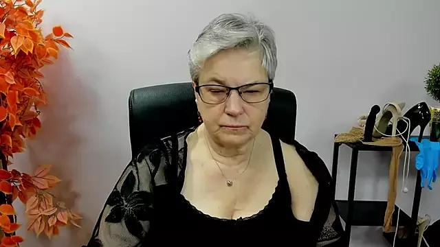 IrisDream from StripChat