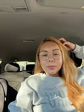 itsmeReina on StripChat