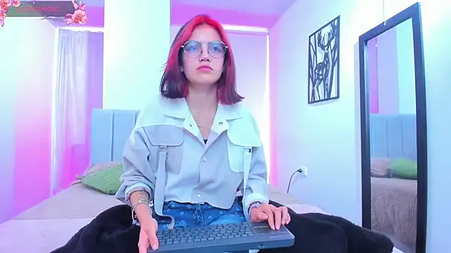 jade7_ — play with my hair + twirl