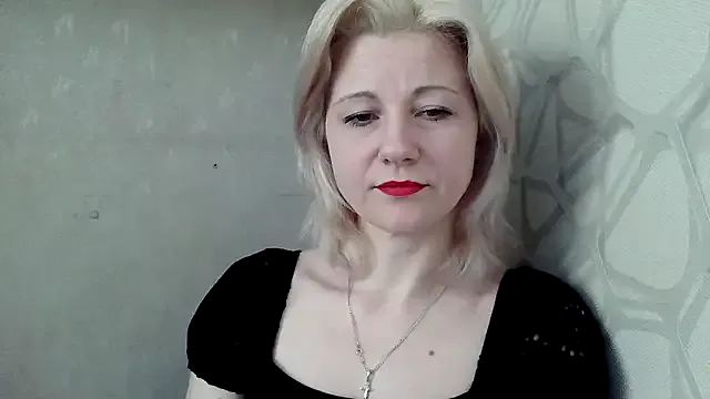 Kitti-Ellison on StripChat