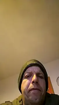 Knuffelstaaff123 from StripChat