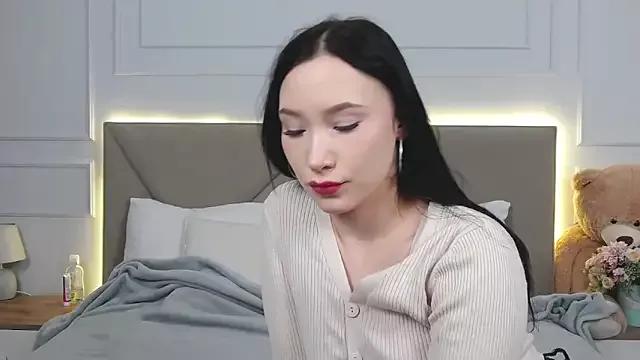 LeilaLow on StripChat 